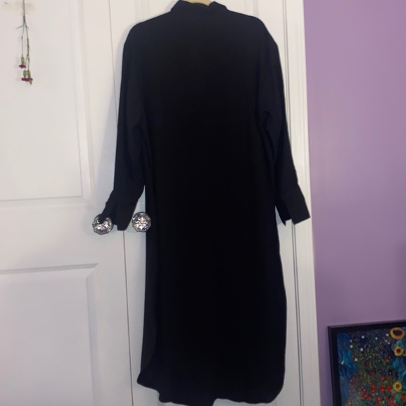 H&M long button down dress - Picture 3 of 3